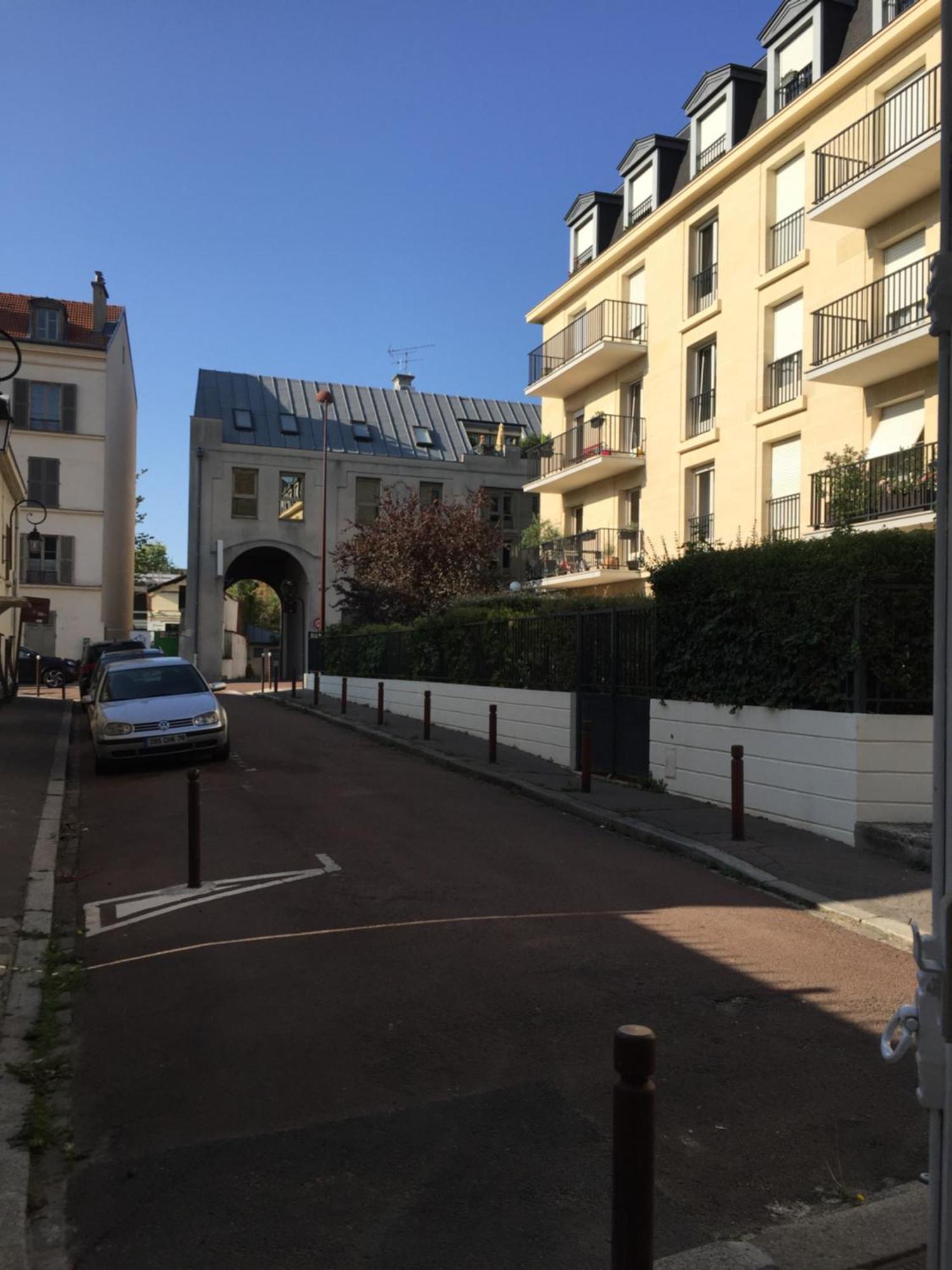 Proche Du Chateau De Versaillles Une Chambre Avec Jardin Versailles Exterior photo