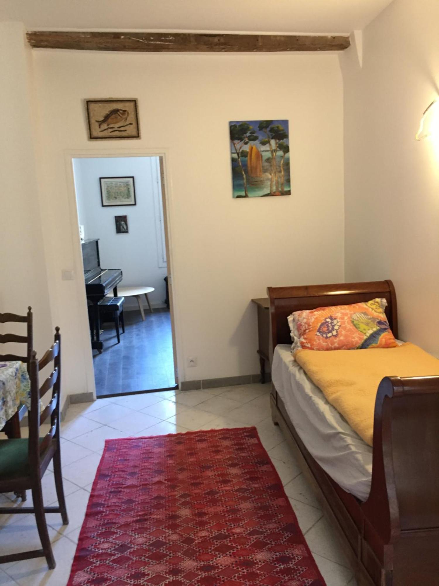 Proche Du Chateau De Versaillles Une Chambre Avec Jardin Versailles Exterior photo